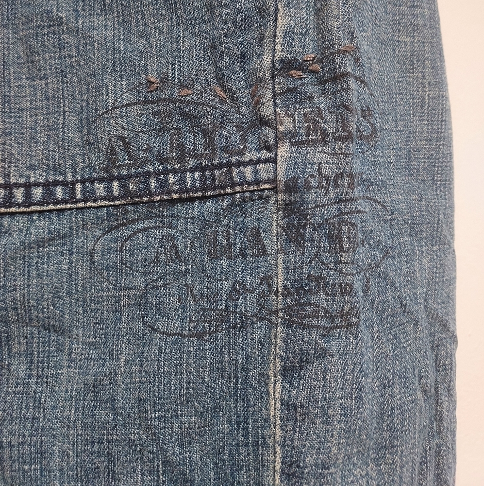 Blue Jeans With Pattern - Picture 6 of 7